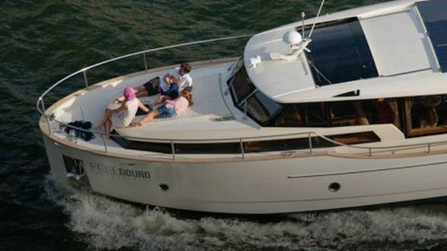 Yatch & Cruzeiro ao Pôr-do-Sol com Espumante