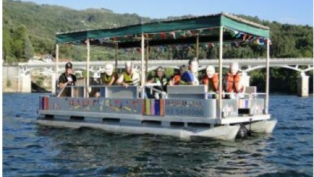 Passeio de Barco em PartyBoat