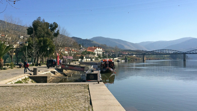 Lunch at Pinhão Quay